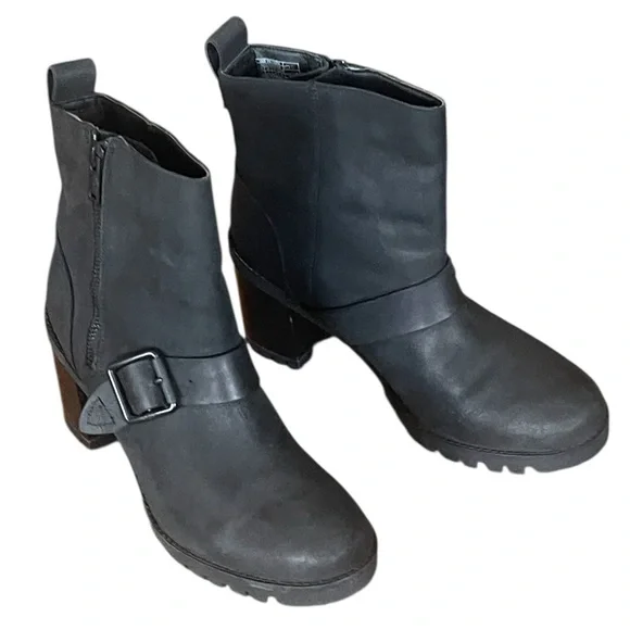 UGG “Fern” Moto waterproof buckle boots. Size 9 GUC - Picture 3 of 13